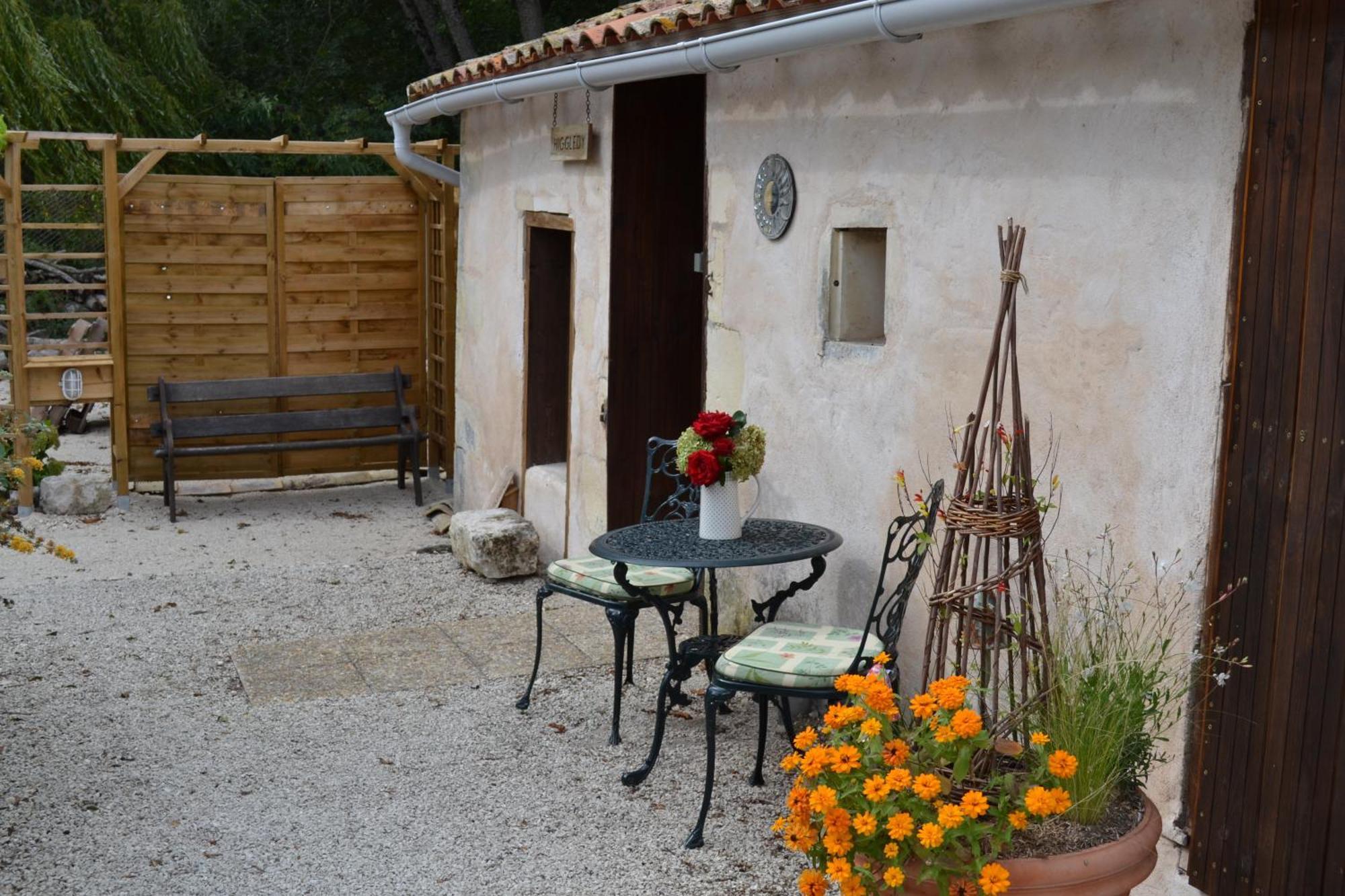 Le Moulin De Lusseau Bed & Breakfast Chef-Boutonne Room photo