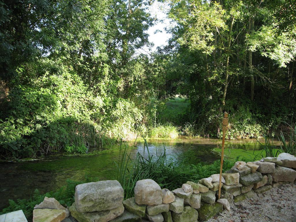Le Moulin De Lusseau Bed & Breakfast Chef-Boutonne Exterior photo