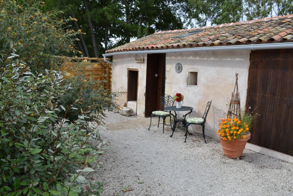 Le Moulin De Lusseau Bed & Breakfast Chef-Boutonne Room photo